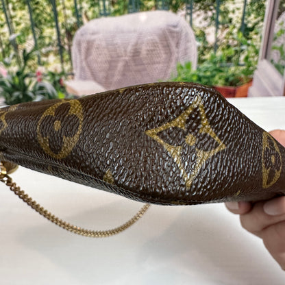 Louis Vuitton Bucket GM Pochette Accessories