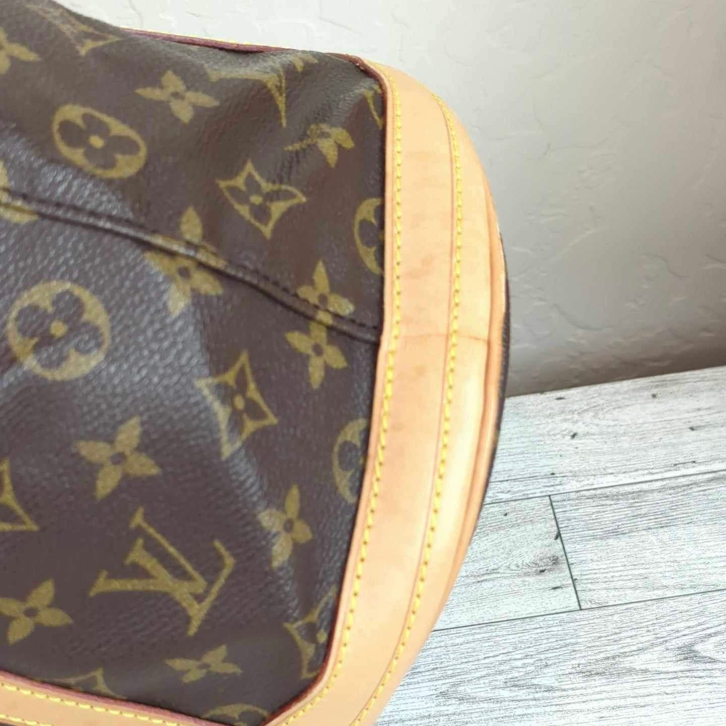 Louis Vuitton Bucket GM