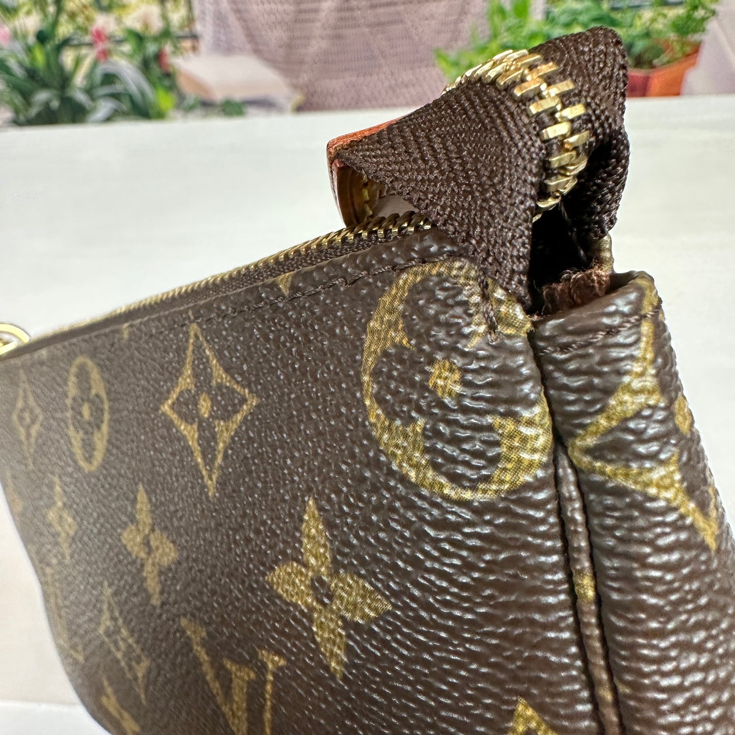 Louis Vuitton Bucket GM Pochette Accessories