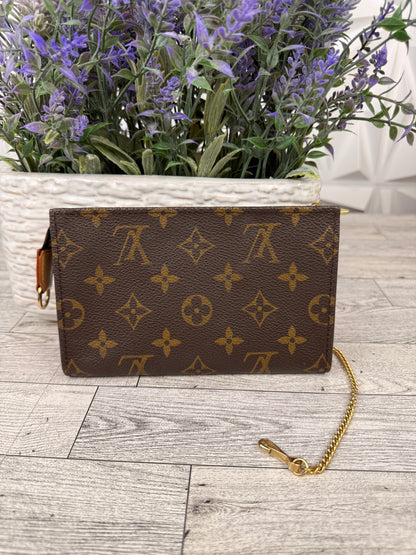 Louis Vuitton Bucket Pochette Monogram