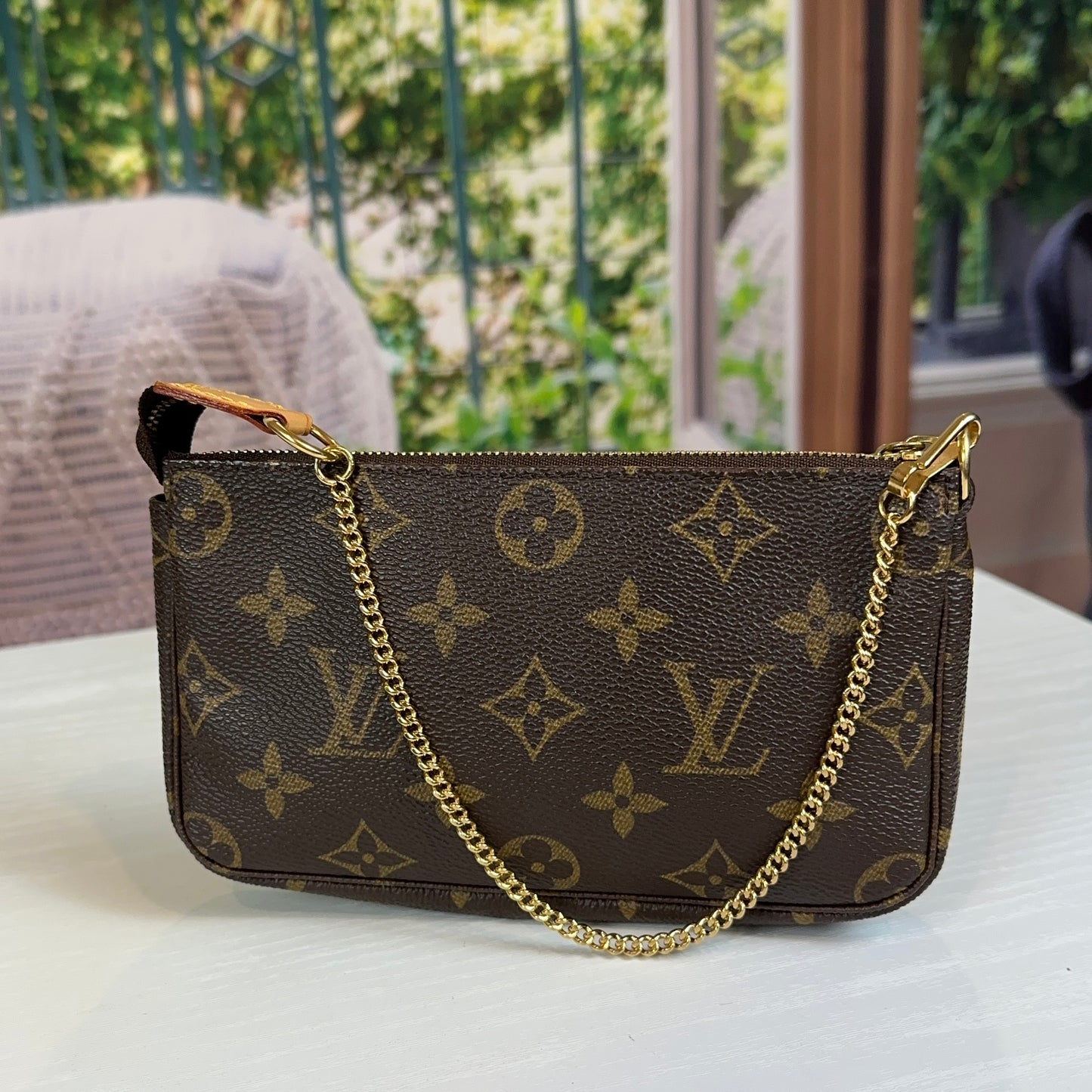 Louis Vuitton Bucket GM Pochette Accessories