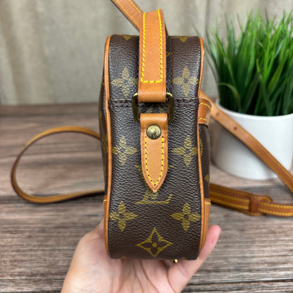 Louis Vuitton Trocadero 23 Crossbody Bag