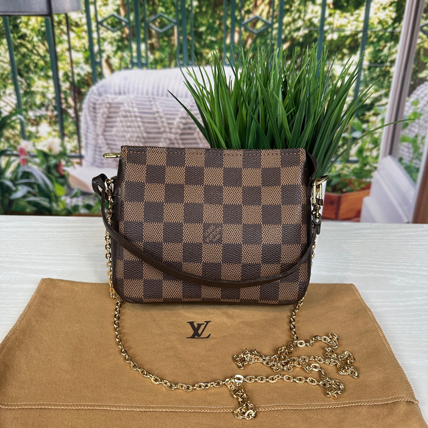 Louis Vuitton Damier Trousse Pochette