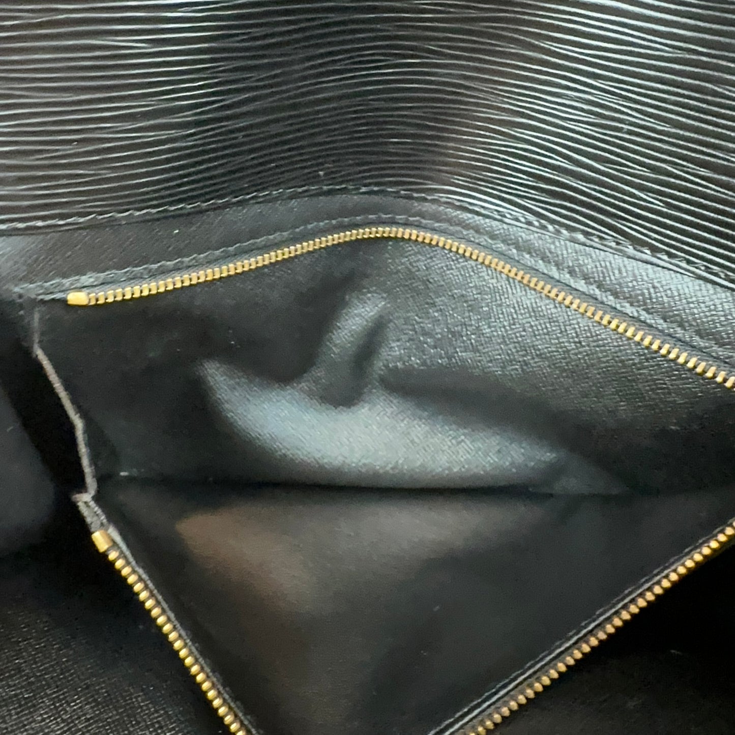 Louis Vuitton Black Epi Leather Montaigne Clutch