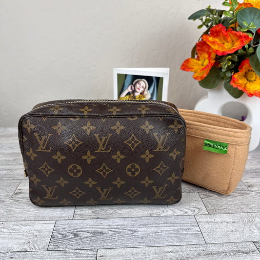 Louis Vuitton Trousse 23