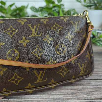 Louis Vuitton Pochette Accessories Monogram