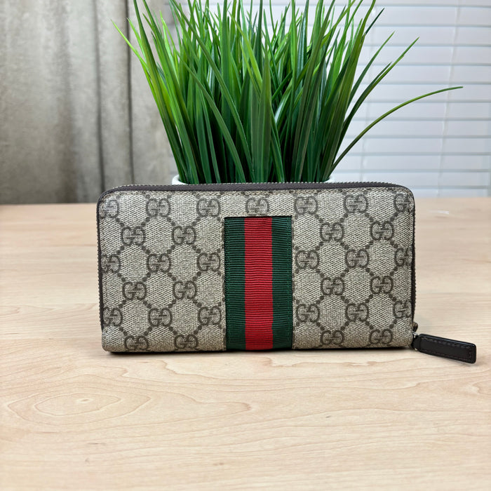 Gucci GG Supreme Bee Zip Around wallet