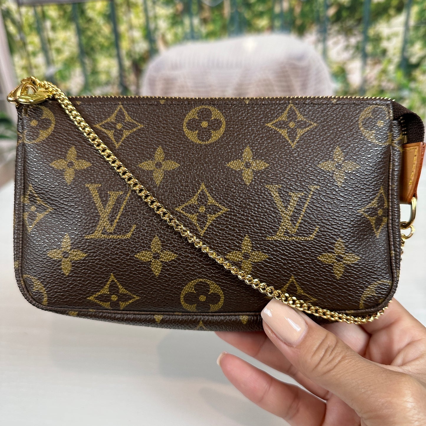 Louis Vuitton Bucket GM Pochette Accessories