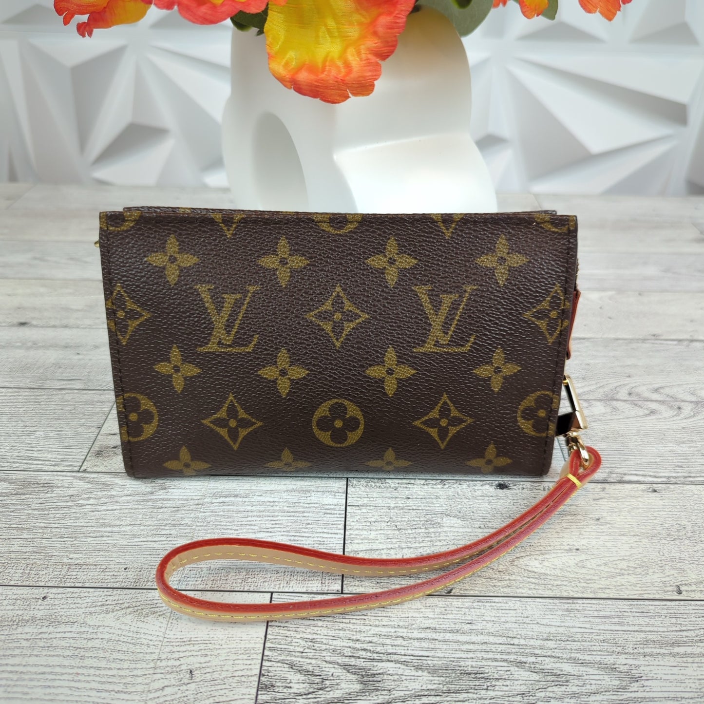 Louis Vuitton Bucket Pochette