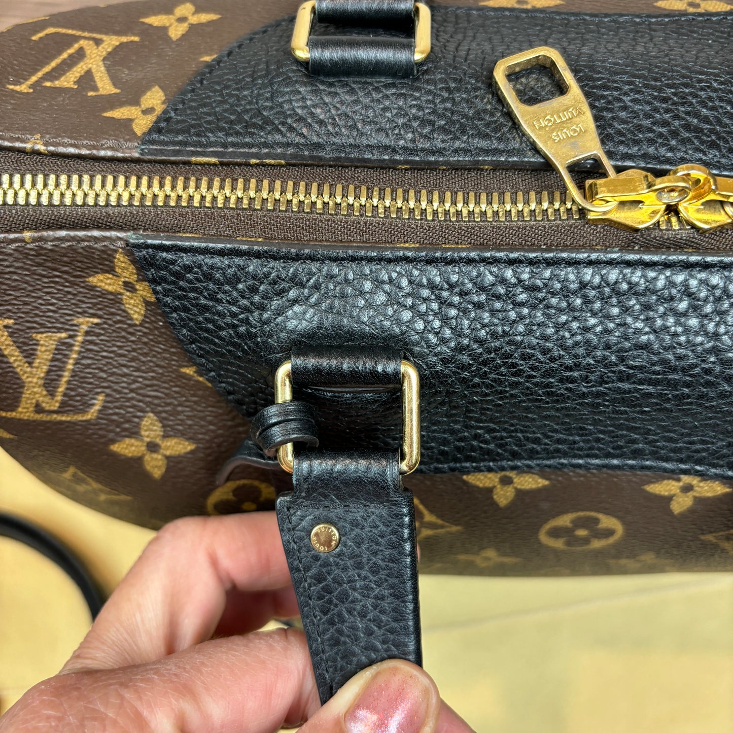 Louis Vuitton Retiro Noir