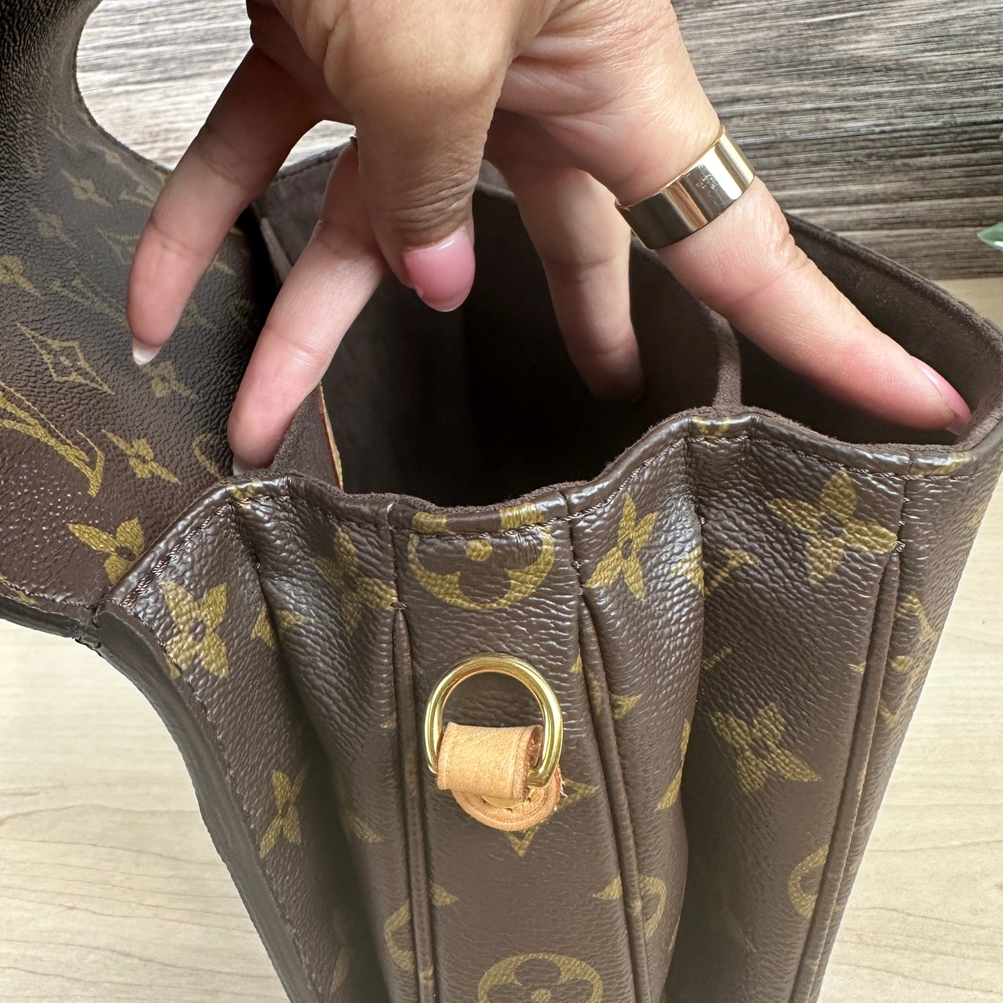 Louis Vuitton Monogram Pochette Metis