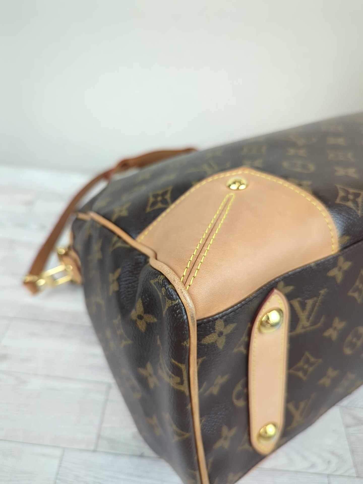 Louis Vuitton Retiro GM 2 Way Bag