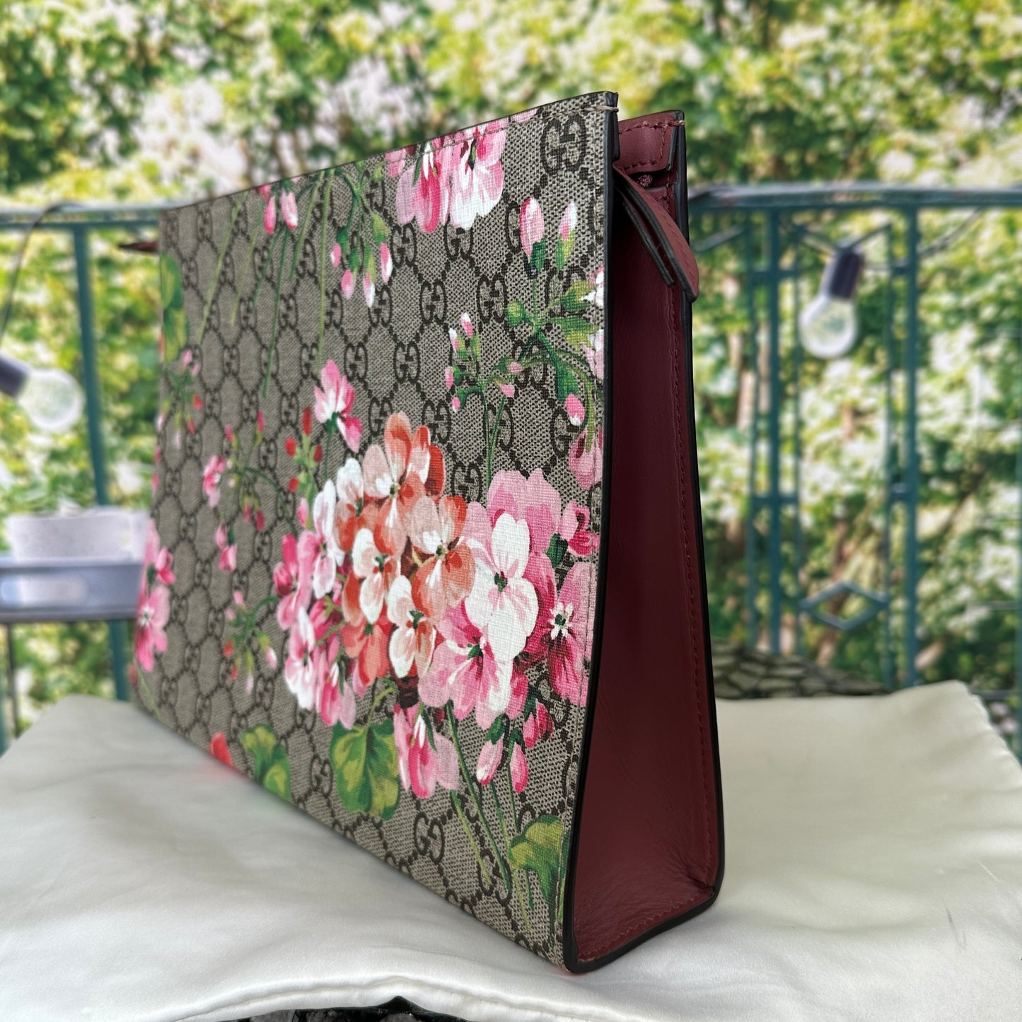 Gucci GG Supreme Blooms Cosmetic Case in Antique Rose