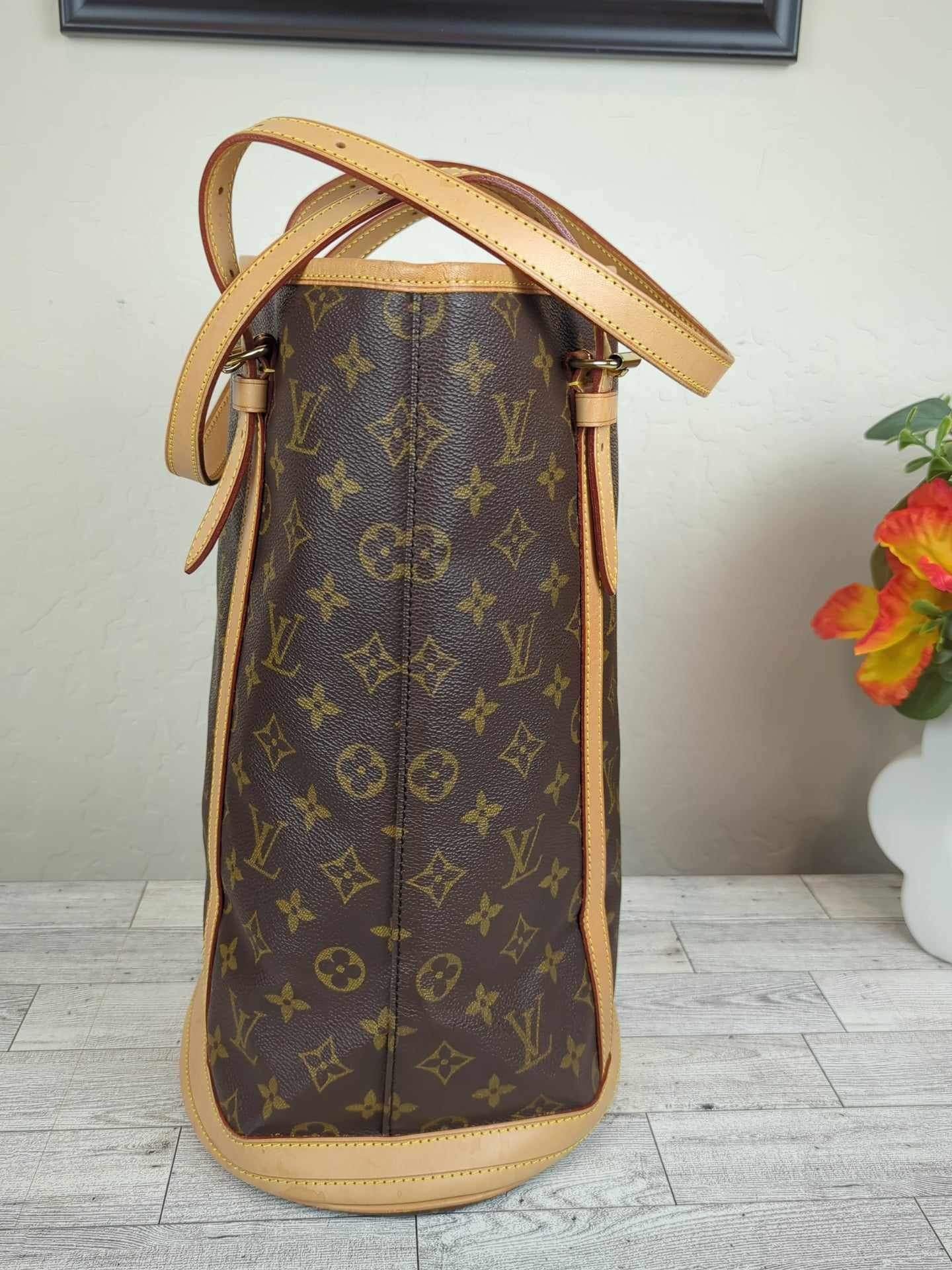 Louis Vuitton Bucket GM