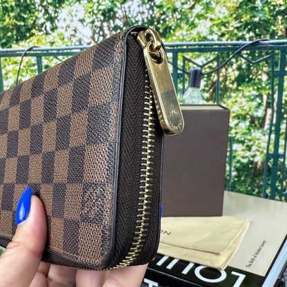 Louis Vuitton Damier Zippy Wallet