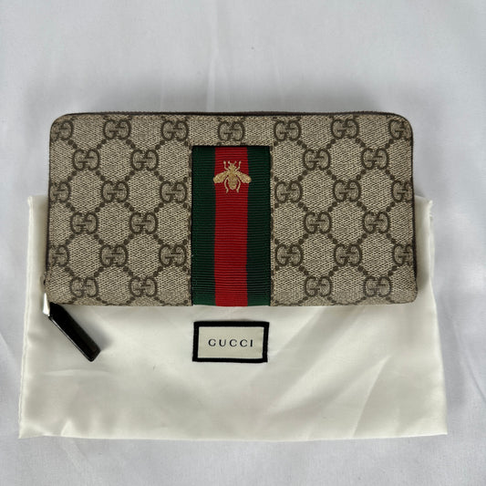 Gucci GG Supreme Canvas Bee Zip Around Wallet