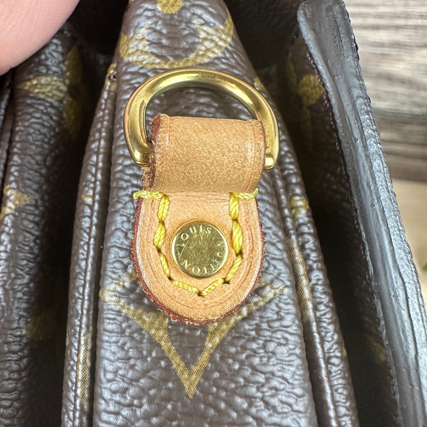 Louis Vuitton Monogram Pochette Metis