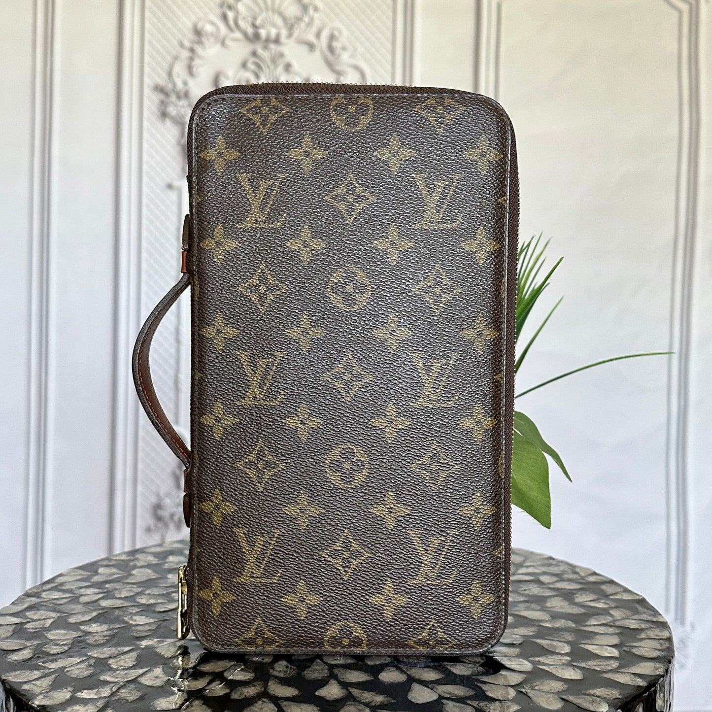 Louis Vuitton Escapade Travel Organizer Zip Wallet