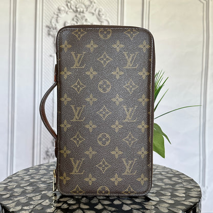 Louis Vuitton Escapade Travel Organizer Zip Wallet