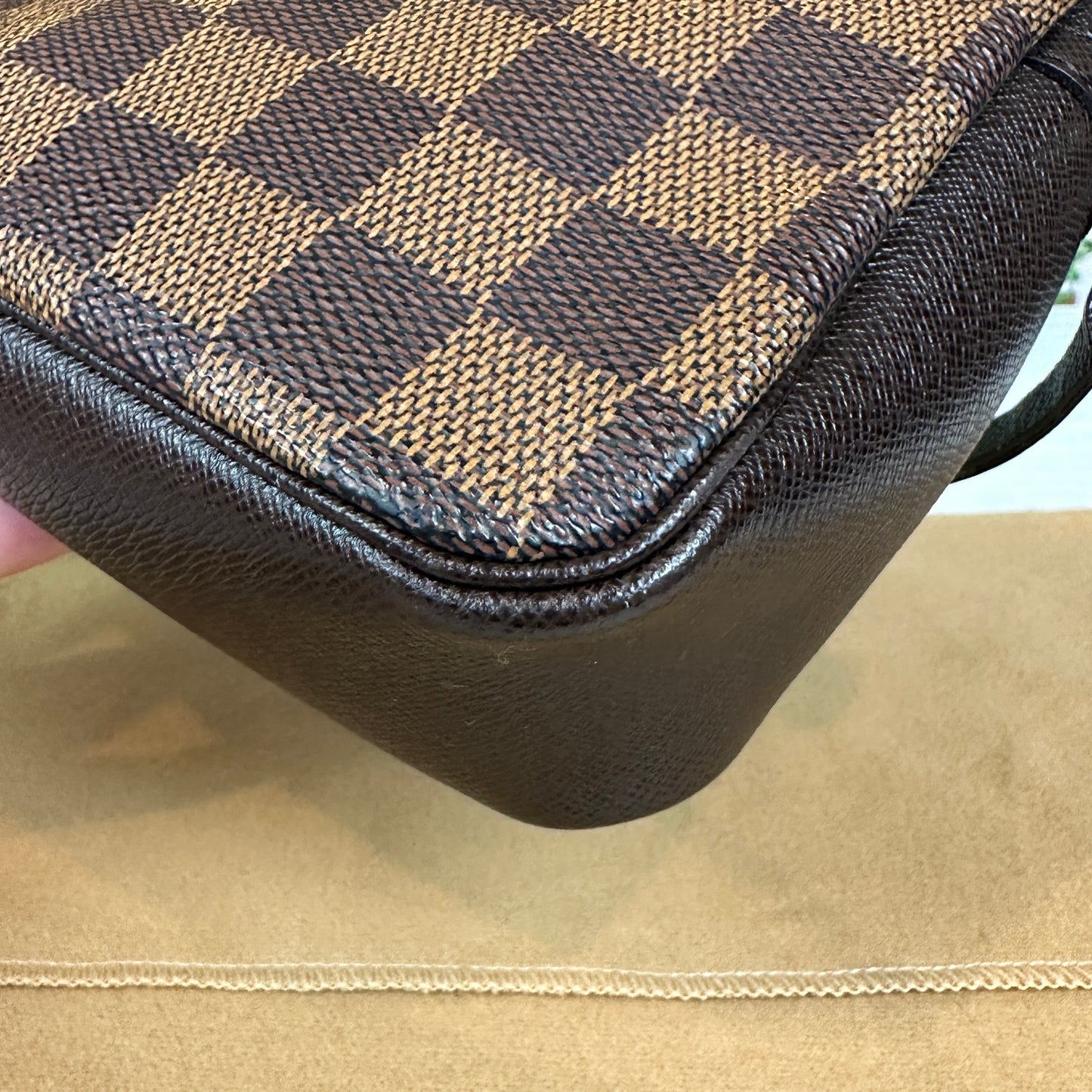 Louis Vuitton Damier Trousse Pochette