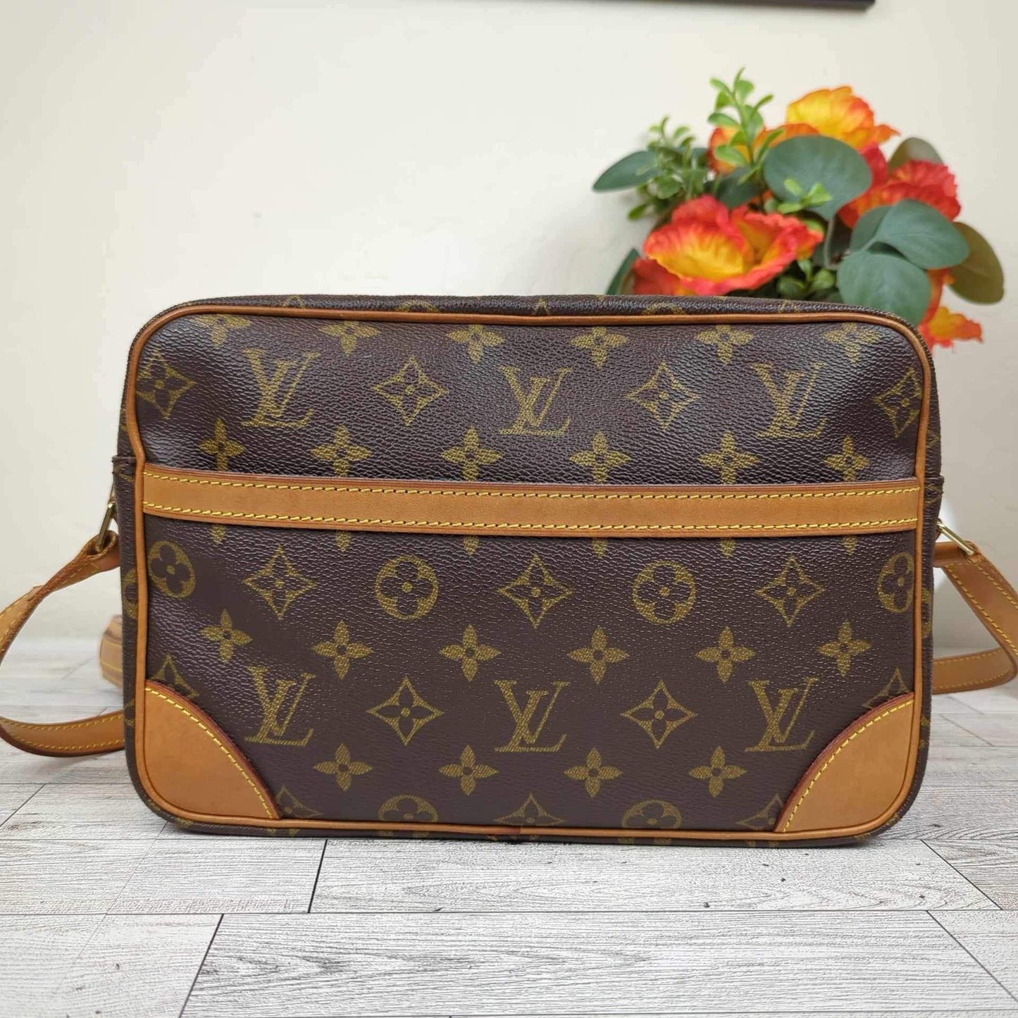 Louis Vuitton Trocadero 27 Crossbody Bag