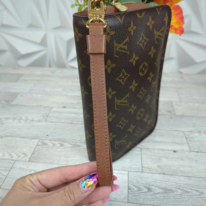 Louis Vuitton Orsay Clutch