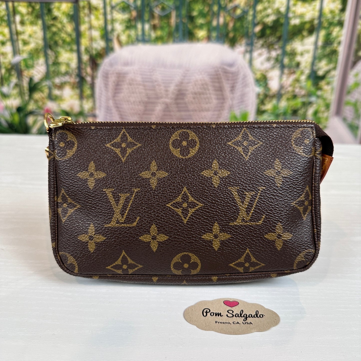 Louis Vuitton Bucket GM Pochette Accessories