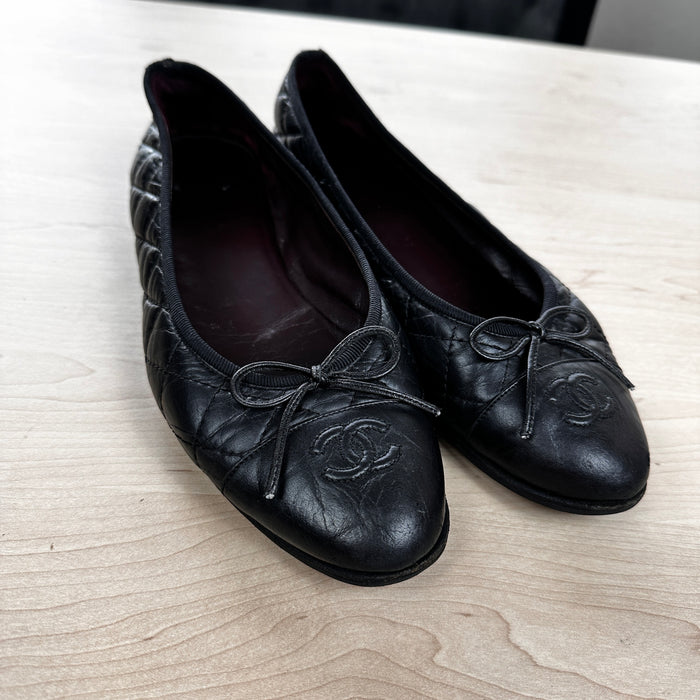 Chanel Black Quilted Leather CC Cap Toe Bow Flats Size 37.5