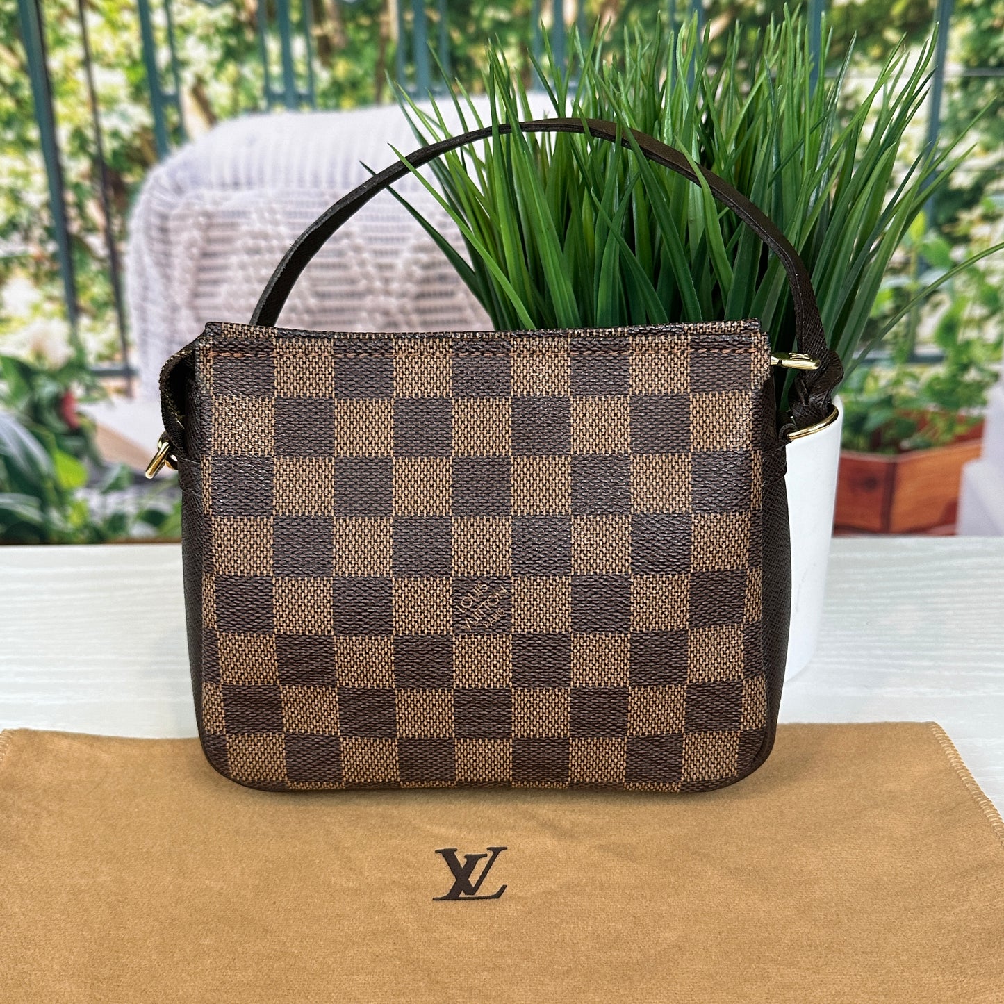 Louis Vuitton Damier Trousse Pochette