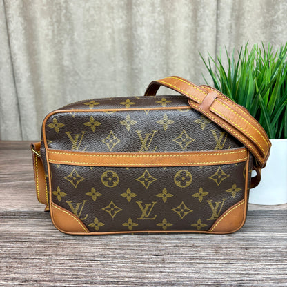 Louis Vuitton Trocadero 23 Crossbody Bag