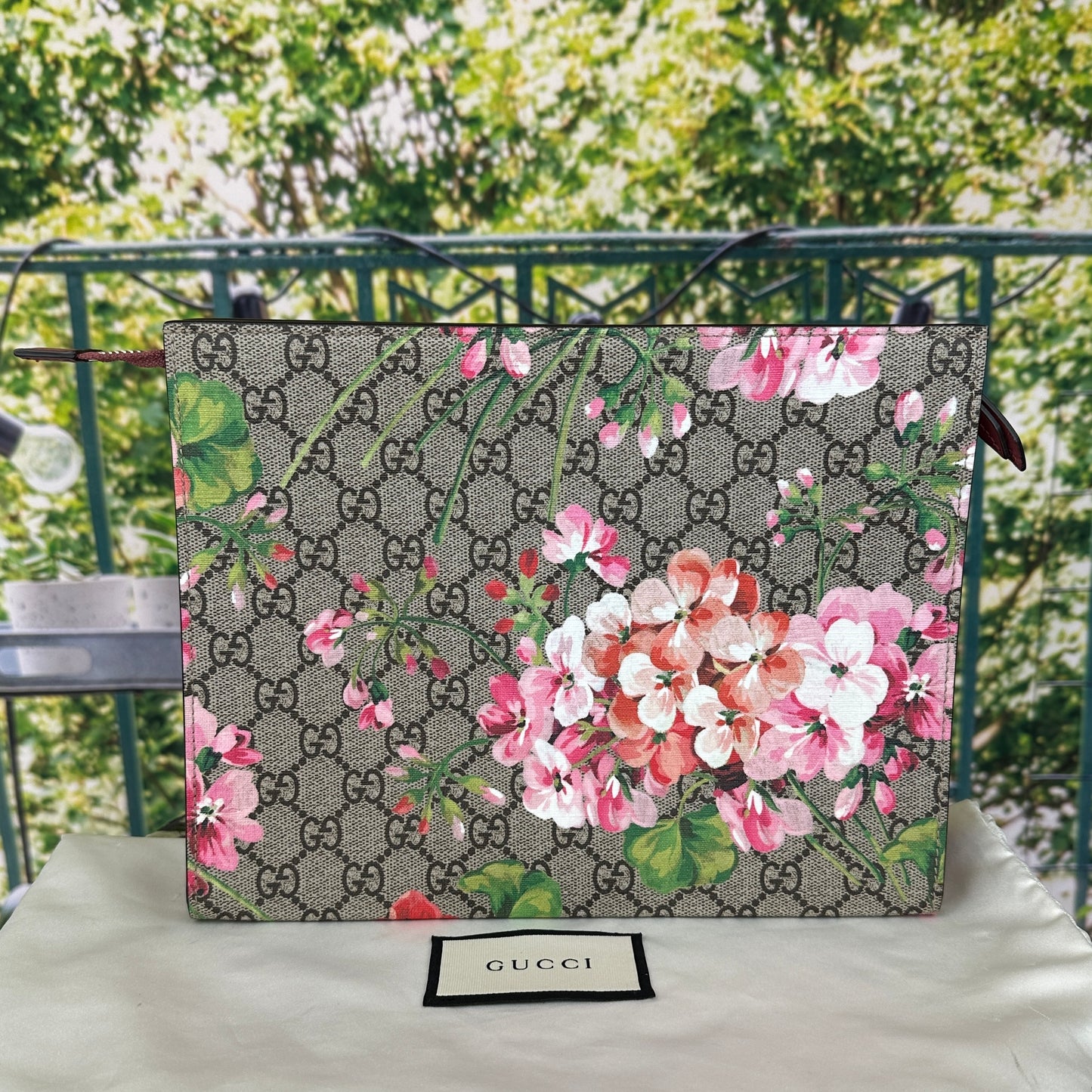 Gucci GG Supreme Blooms Cosmetic Case in Antique Rose