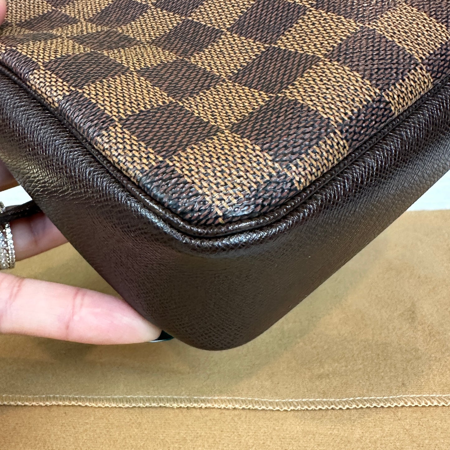 Louis Vuitton Damier Trousse Pochette