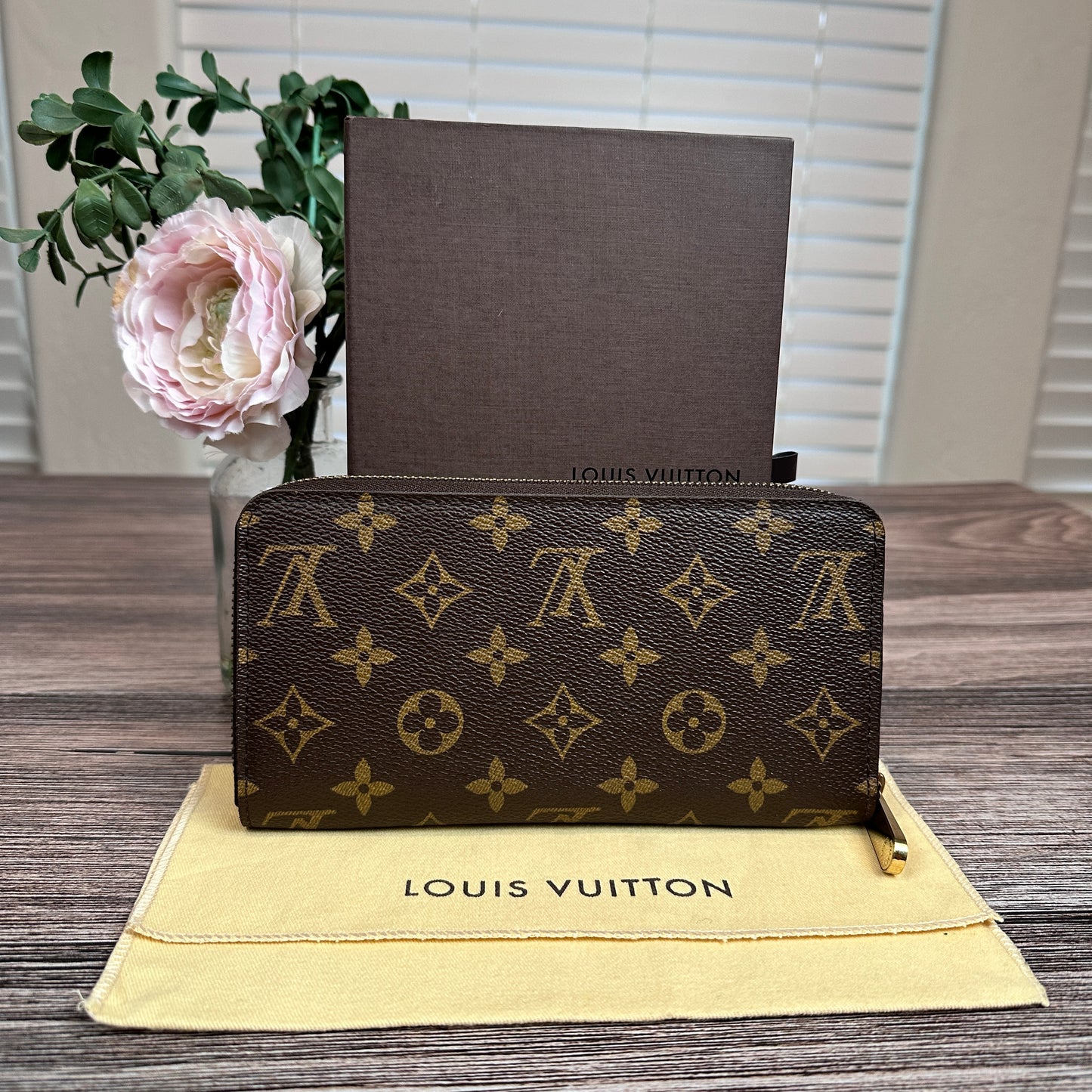 Louis Vuitton Zippy Monogram Wallet