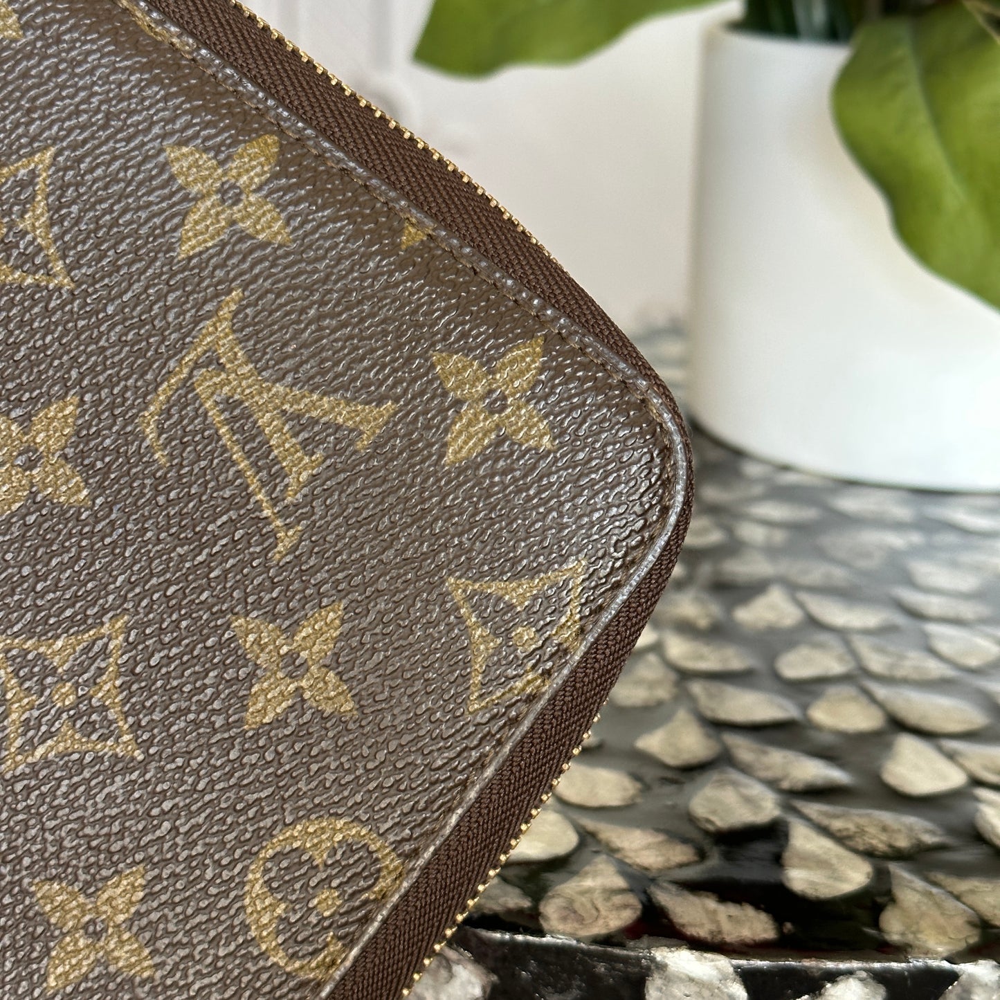 Louis Vuitton Escapade Travel Organizer Zip Wallet