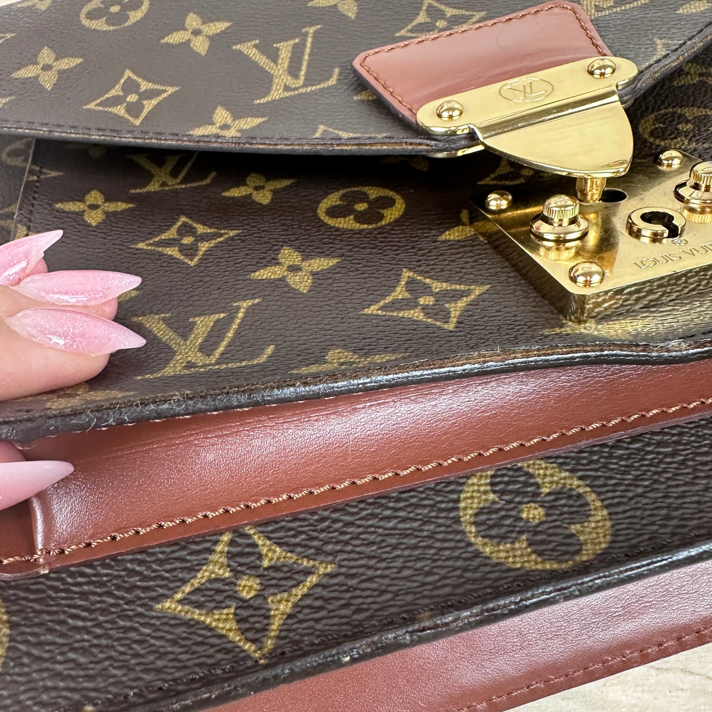 Louis Vuitton Monceau 28