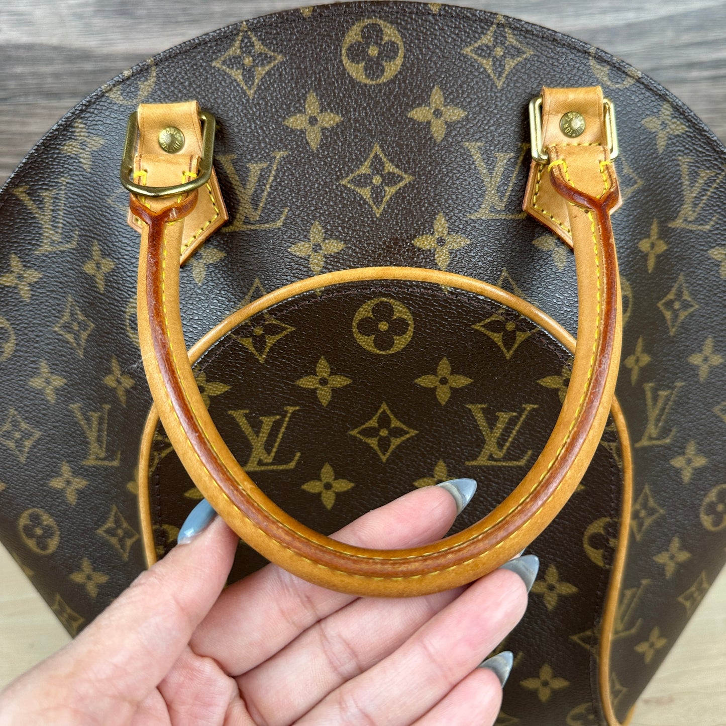 Louis Vuitton Ellipse MM