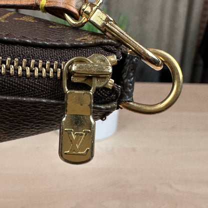 Louis Vuitton Monogram Pochette Accessories