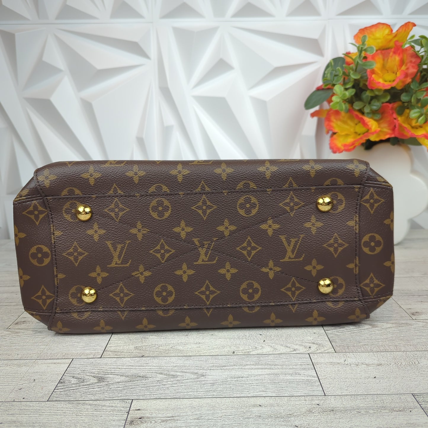 Louis Vuitton Montaigne MM Monogram