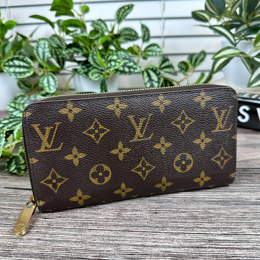 Louis Vuitton Monogram Zippy Wallet Fuchsia