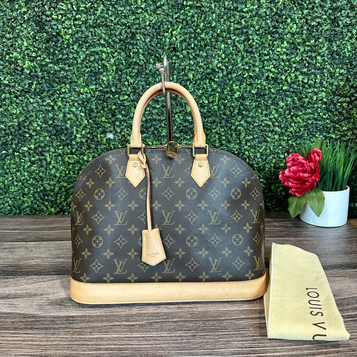 Louis Vuitton - Monogram Money Wallet – The Reluxed Collection