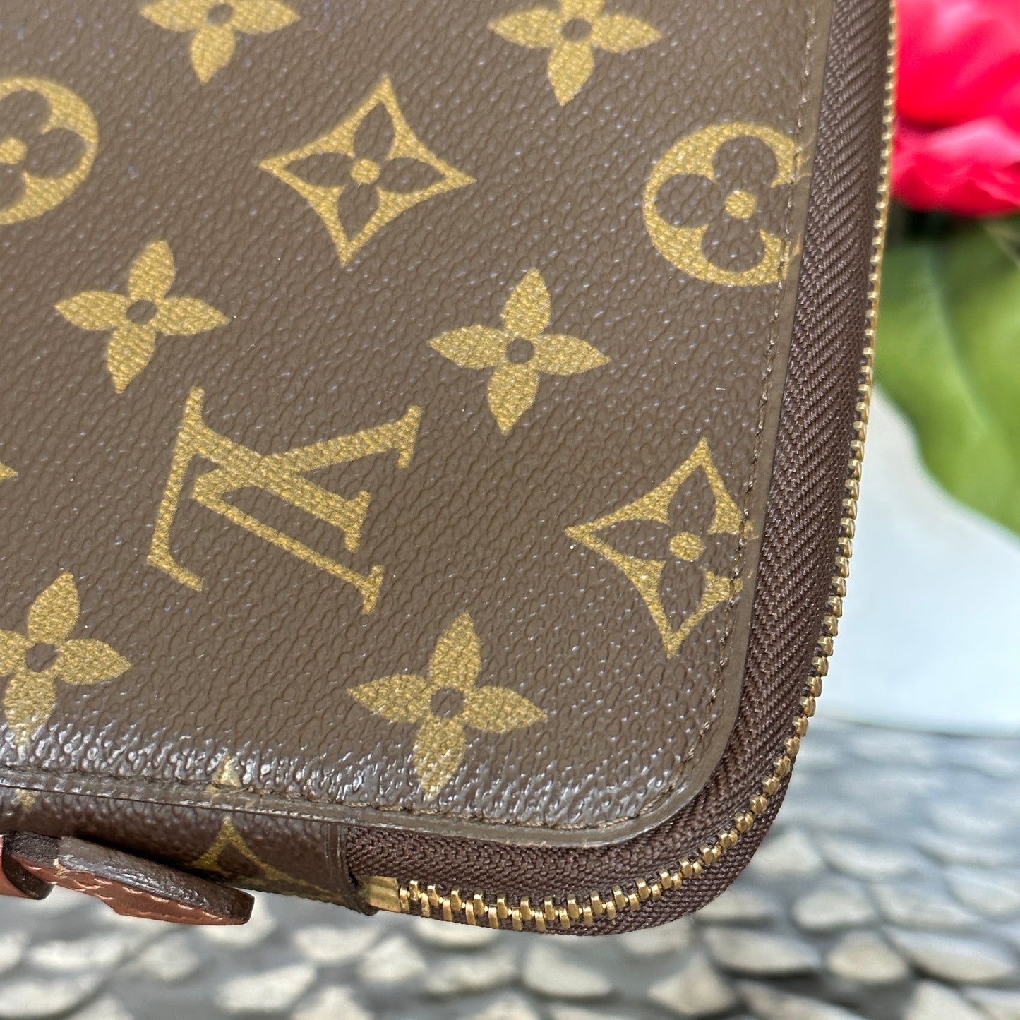 Louis Vuitton Escapade Travel Organizer Zip Wallet