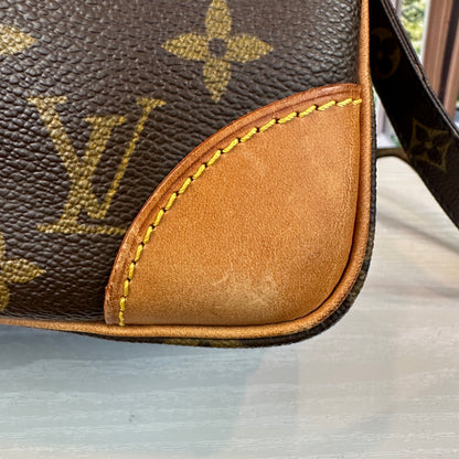 Louis Vuitton Nile GM Crossbody Bag Monogram Canvas