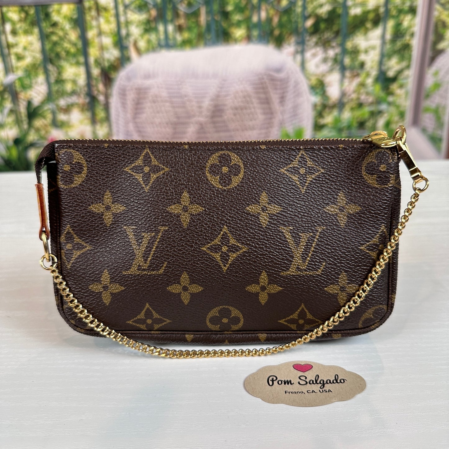 Louis Vuitton Bucket GM Pochette Accessories