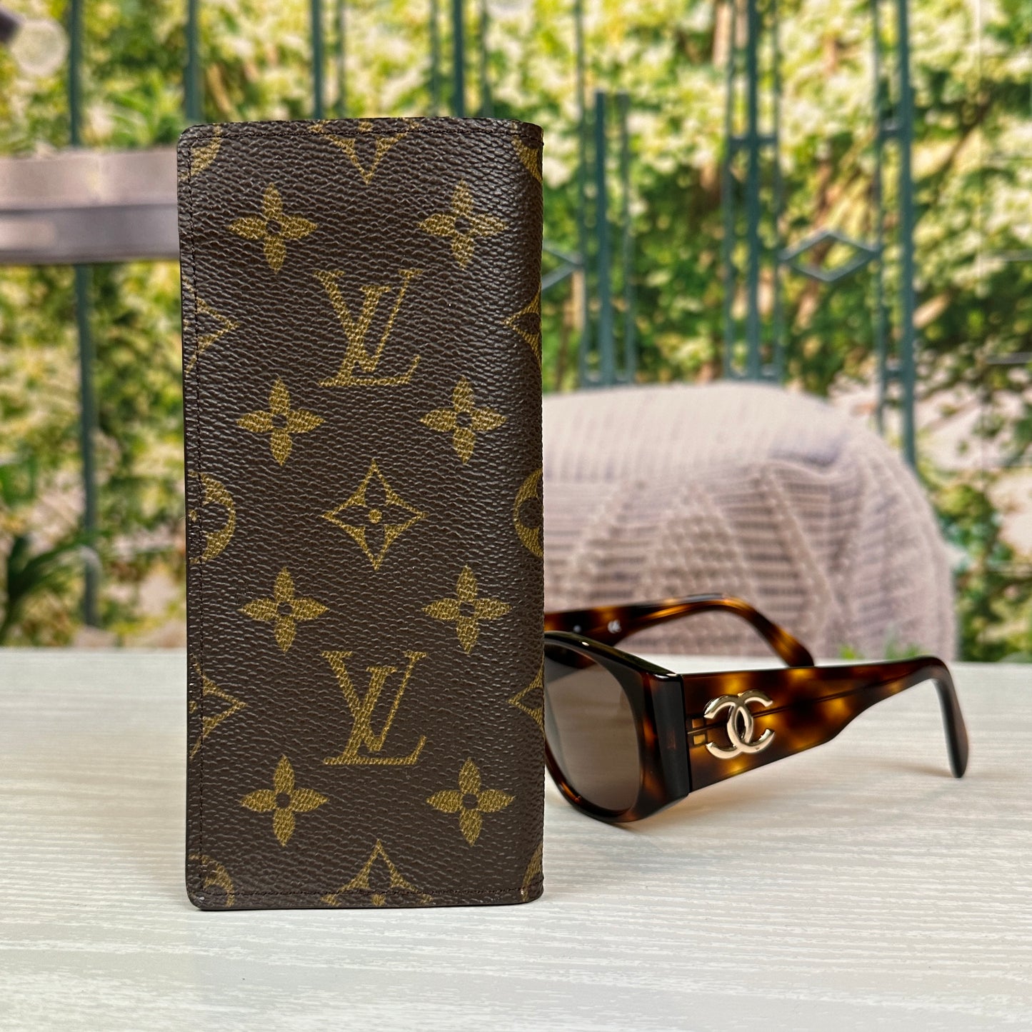 Louis Vuitton Monogram Simple Eyeglass Case