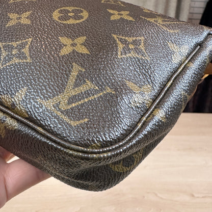 Louis Vuitton Monogram Pochette Accessories