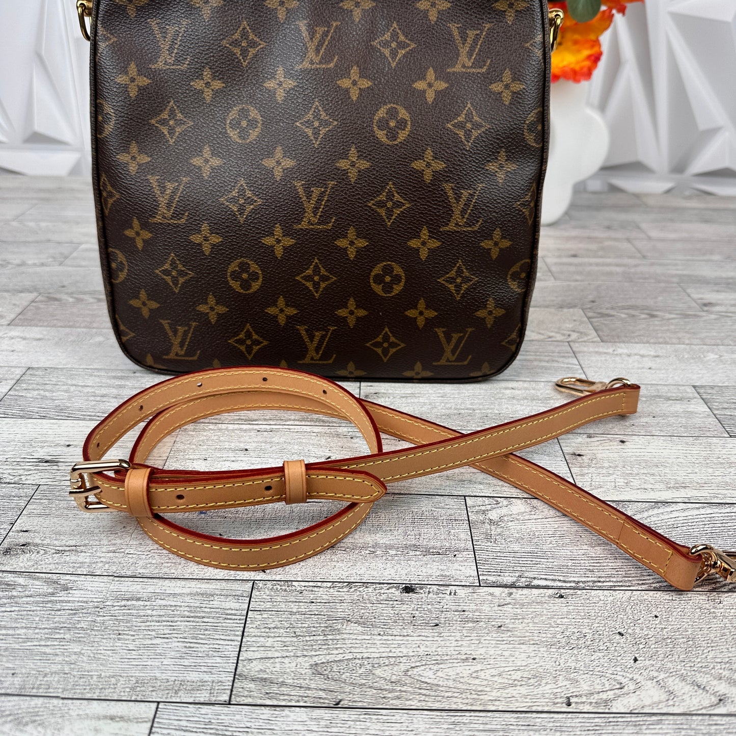 Louis Vuitton Looping MM with Connectors and Crossbody Strap