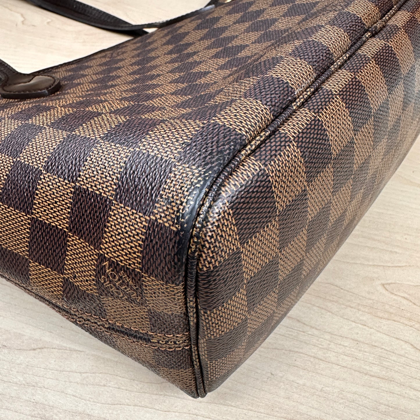 Louis Vuitton Damier Neverfull PM