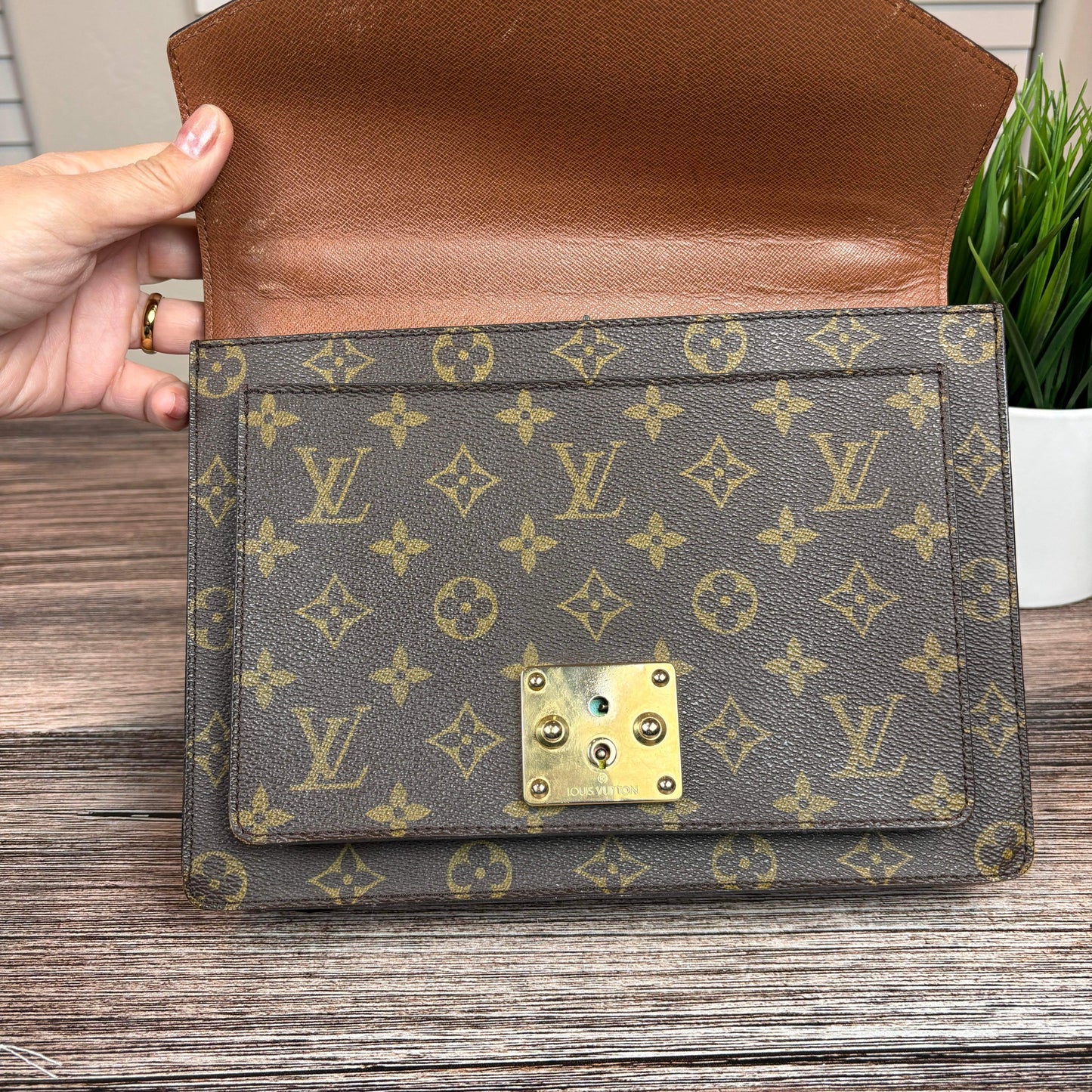 Louis Vuitton Monceau 26 Briefcase Bag