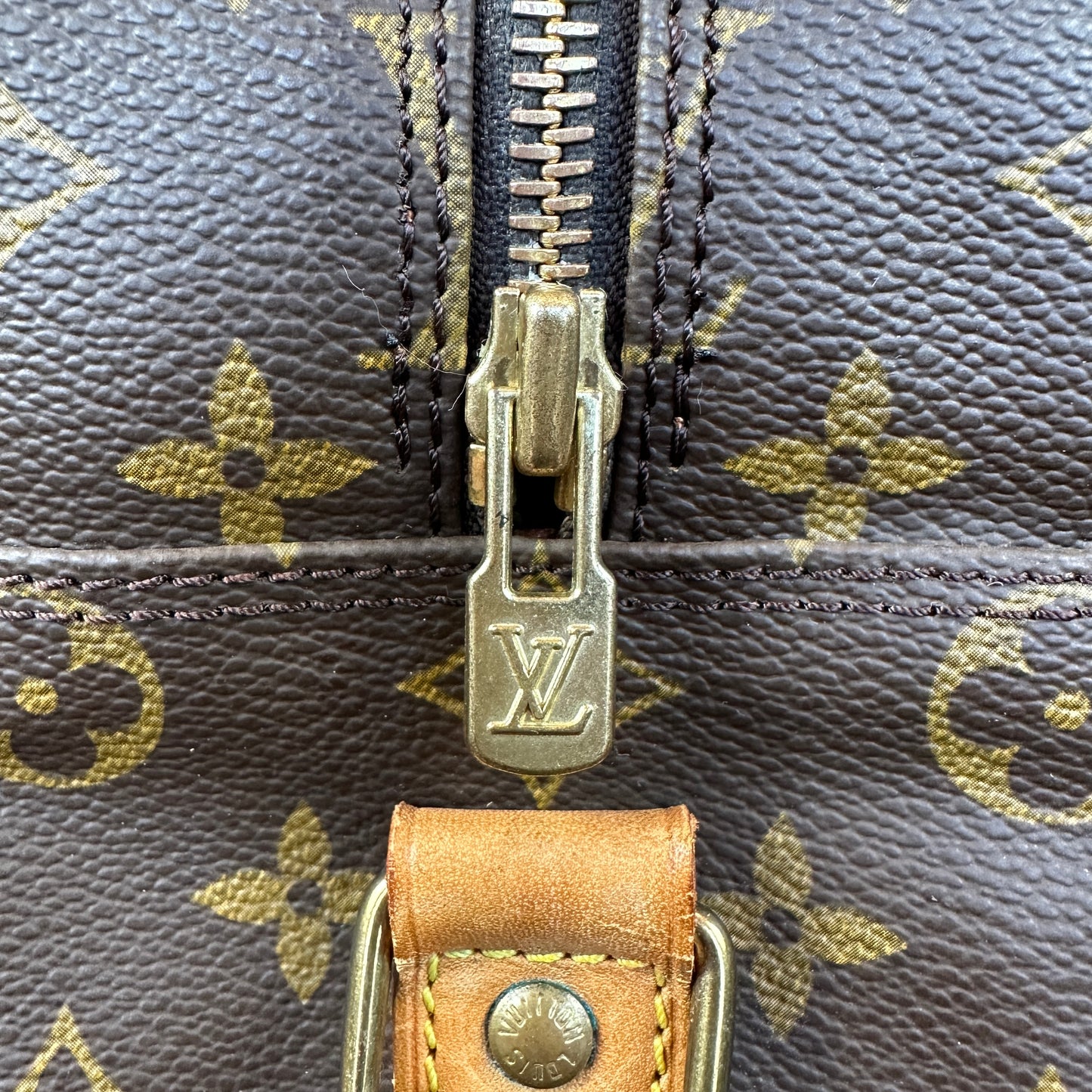 Louis Vuitton Nile GM Crossbody Bag Monogram Canvas