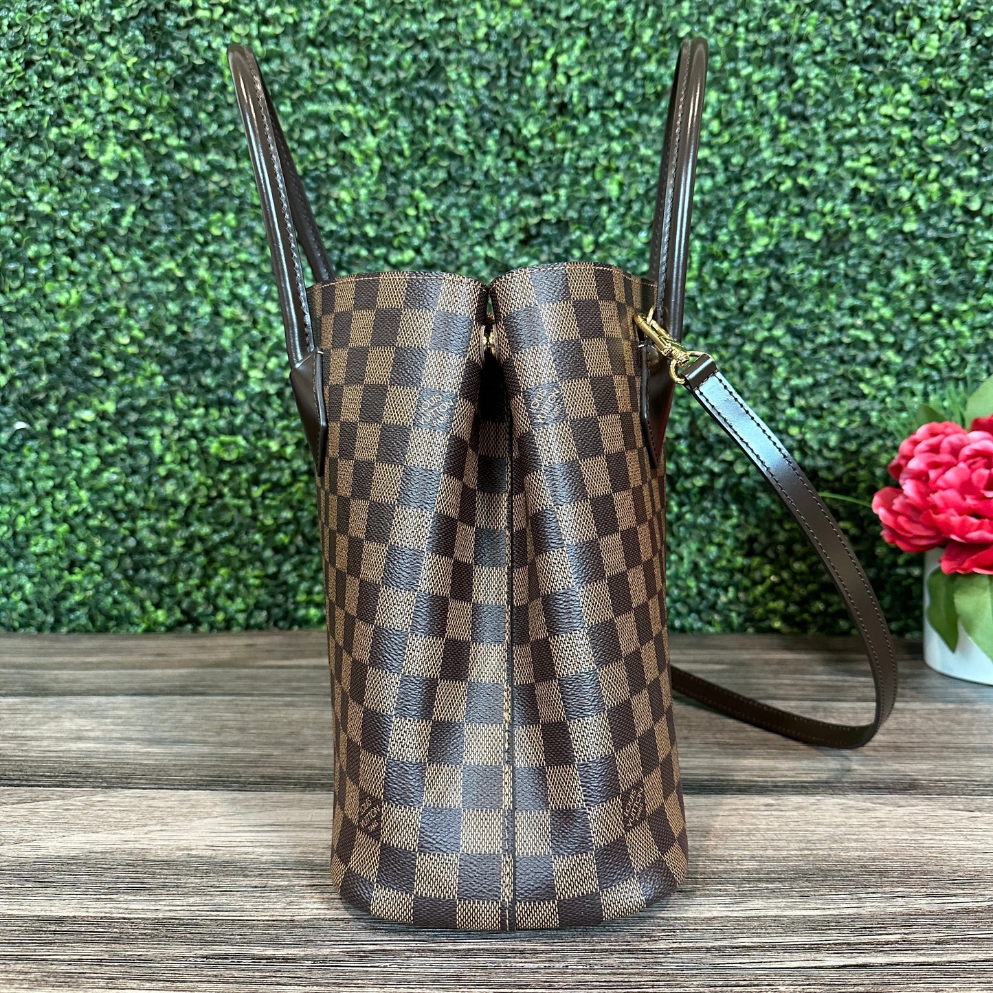 Louis Vuitton Damier Kensington Bag